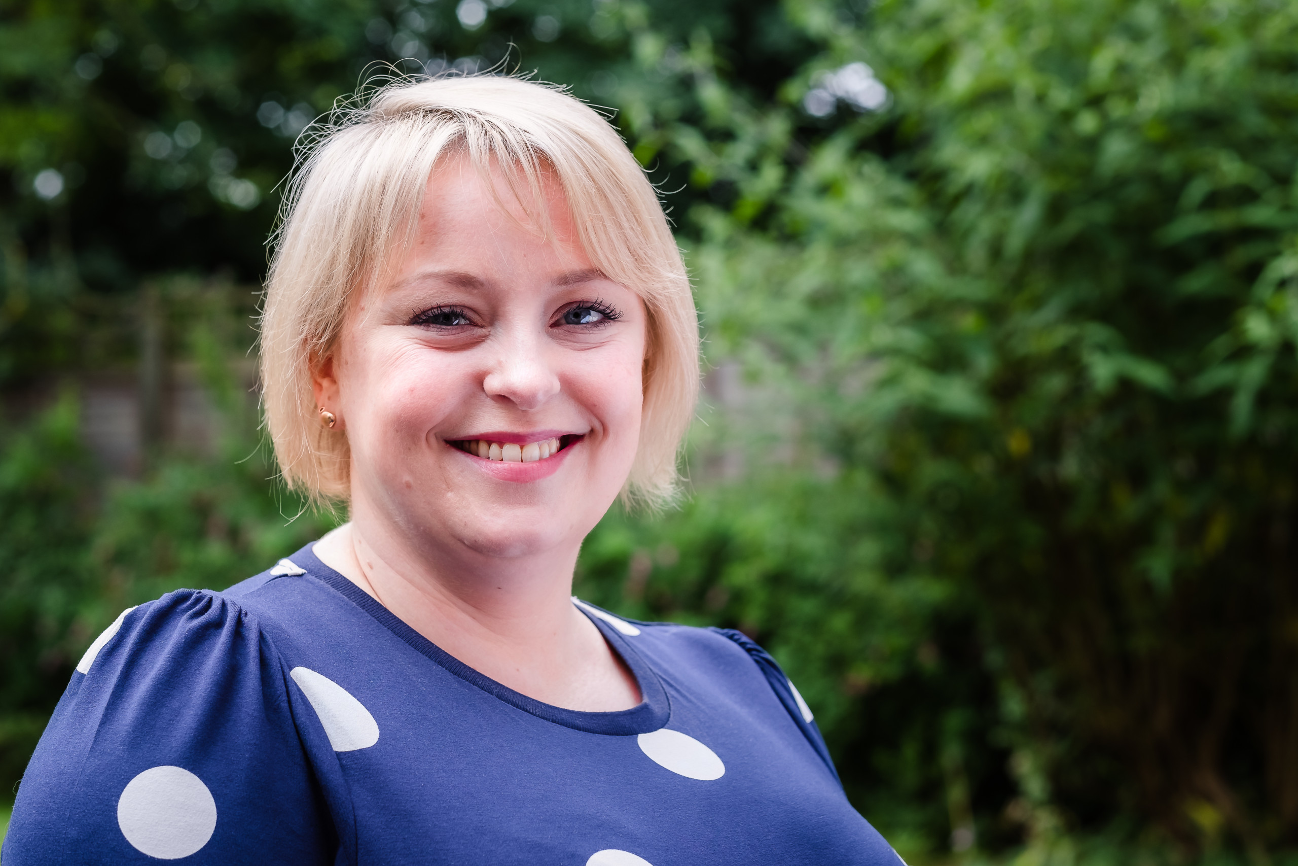 Surrey - Lisa Townsend - medium close shot - smile_side-on